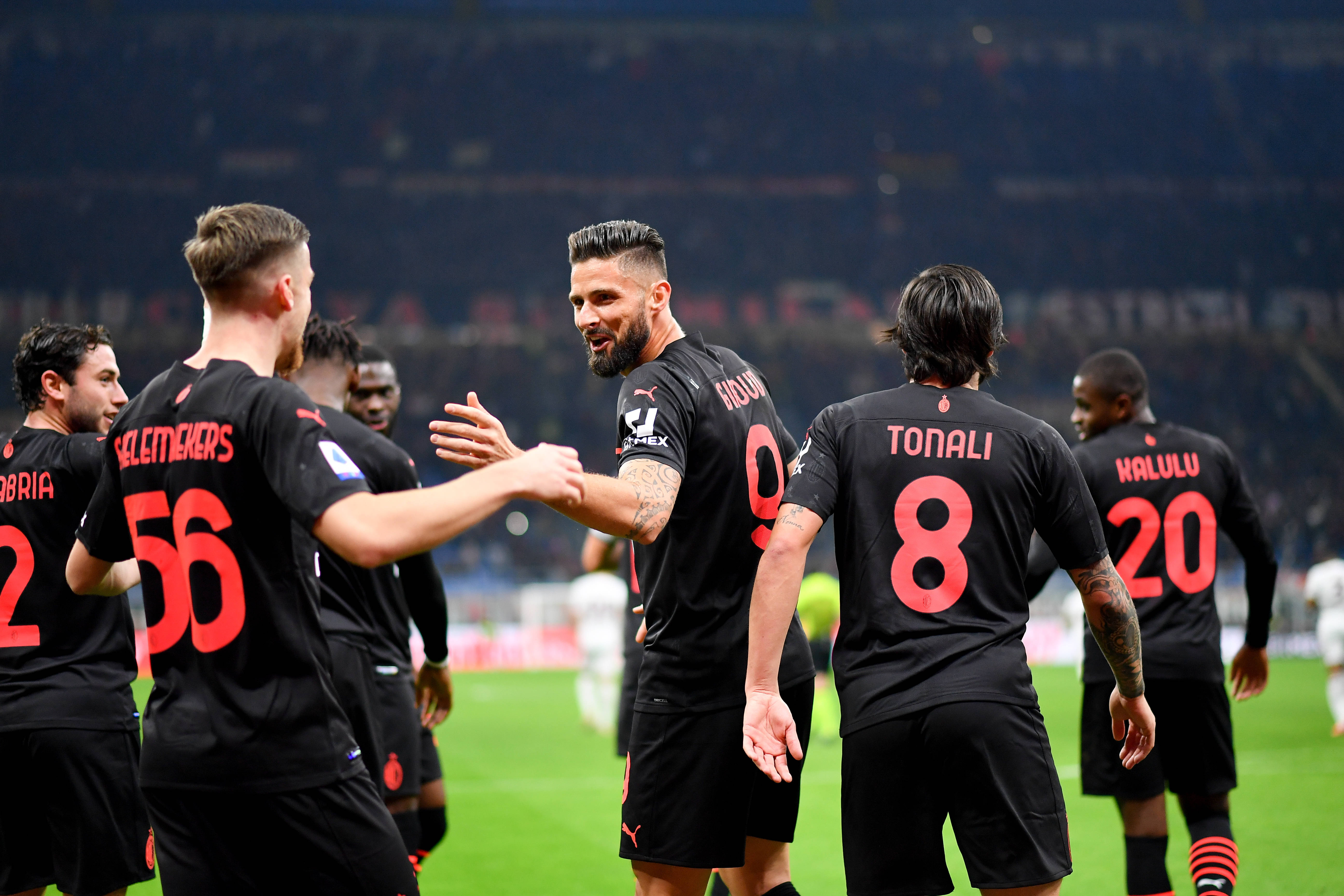 TA：巴萨出售内马尔所挣的钱本可用来改善财务，却被挥霍一空（TA：内马尔转会收入原可改善巴萨财务，却被挥霍殆尽）