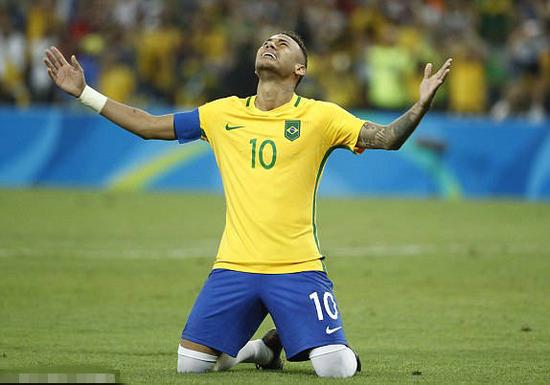 都体：弗拉霍维奇遭遇左腿拉伤，预计将缺阵至今年年底（《都灵体育报》：弗拉霍维奇左腿拉伤，预计缺席至今年年底）