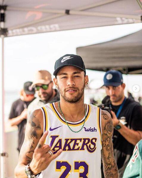 弗兰克：我是家里最有“圣诞氛围”的人；儿时没想过当教练（弗兰克自述：家里最有圣诞味儿的是我，小时候从未想过当教练）