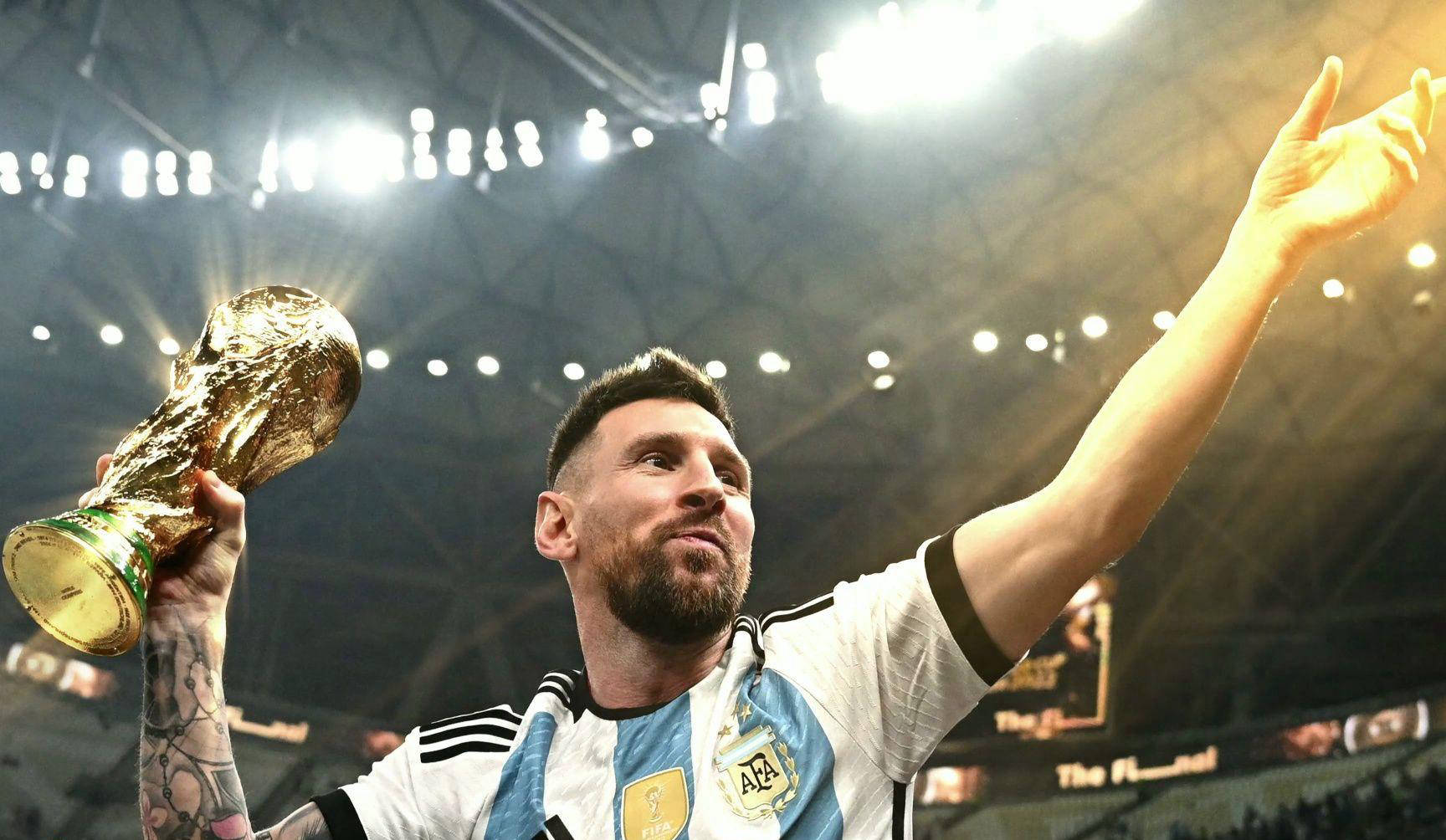 德拉富恩特：我们和皇马队医保持联系，赫伊森暂时不离队（德拉富恩特：已与皇马队医沟通，赫伊森短期内不会离队）