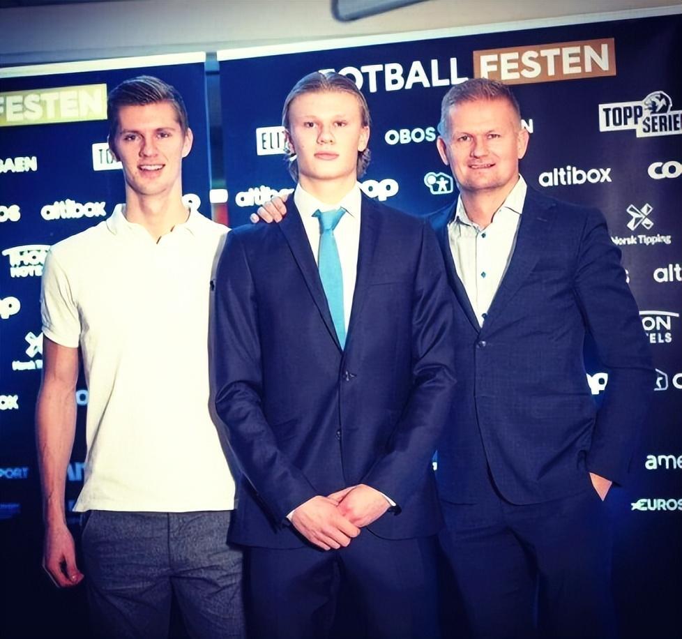 利物浦萨拉赫末段进球险胜曼联（萨拉赫终场前破门，利物浦险胜曼联）