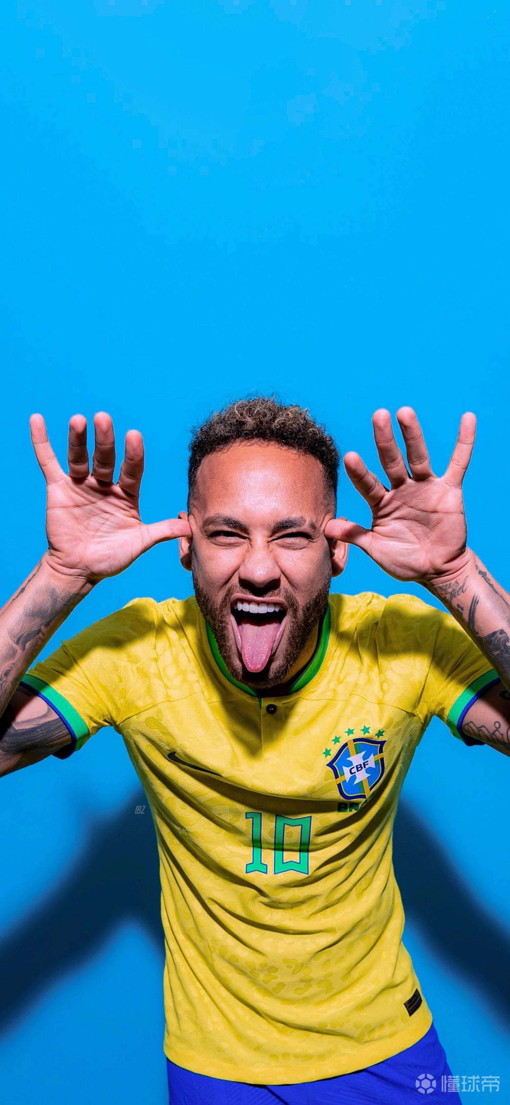 泰州队巴特“苏超”夺冠后缅怀父亲：我还在这条路上努力着（苏超封王后，泰州队巴特追忆父亲：我仍在这条路上奋进）