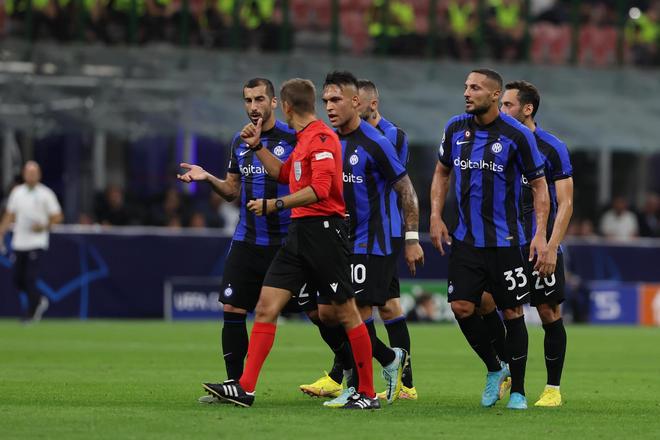 4-0！林诗栋晋级决赛对阵张本智和，向鹏输球，却收获更多加油声（4-0横扫！林诗栋闯入决赛将战张本智和，向鹏虽败收获更多喝彩）